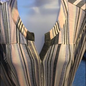 Multicolored V-neck top